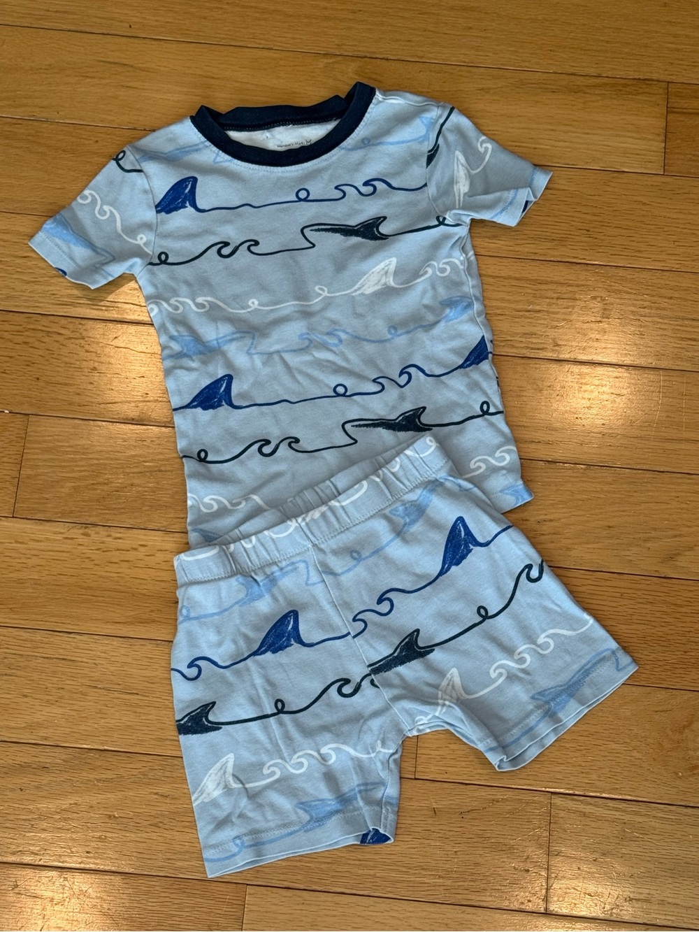 Light Blue Shark Wave Kids Pajama Set - Short Sleeve & Shorts Size 5T